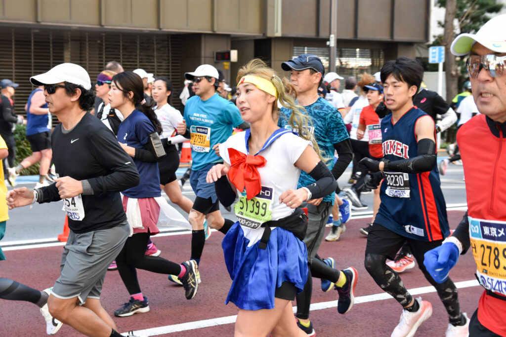 東京マラソンのコスプレランナー
