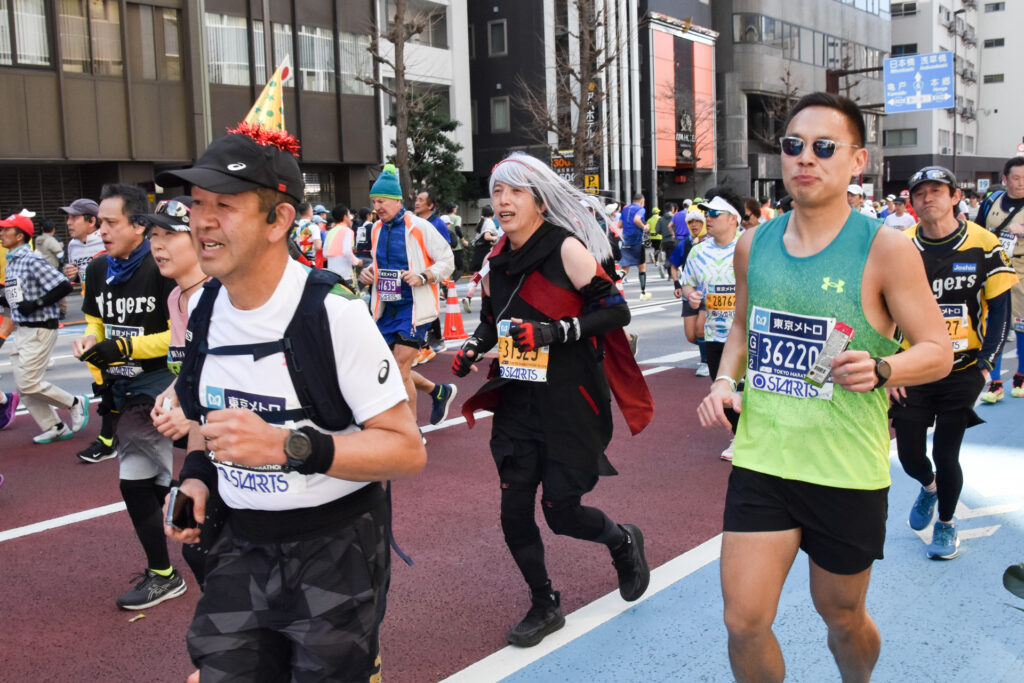 東京マラソンのコスプレランナー　カサネ